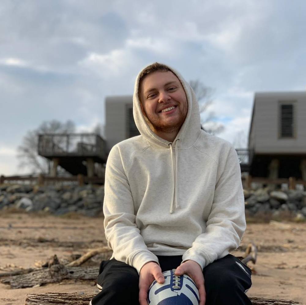 Meet your Posher, Louis